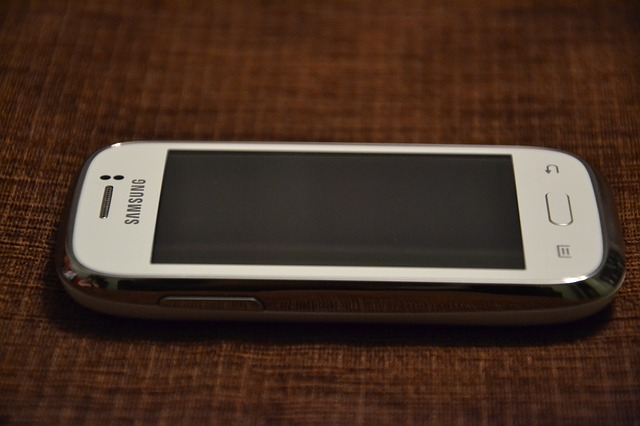 telefon v obalu